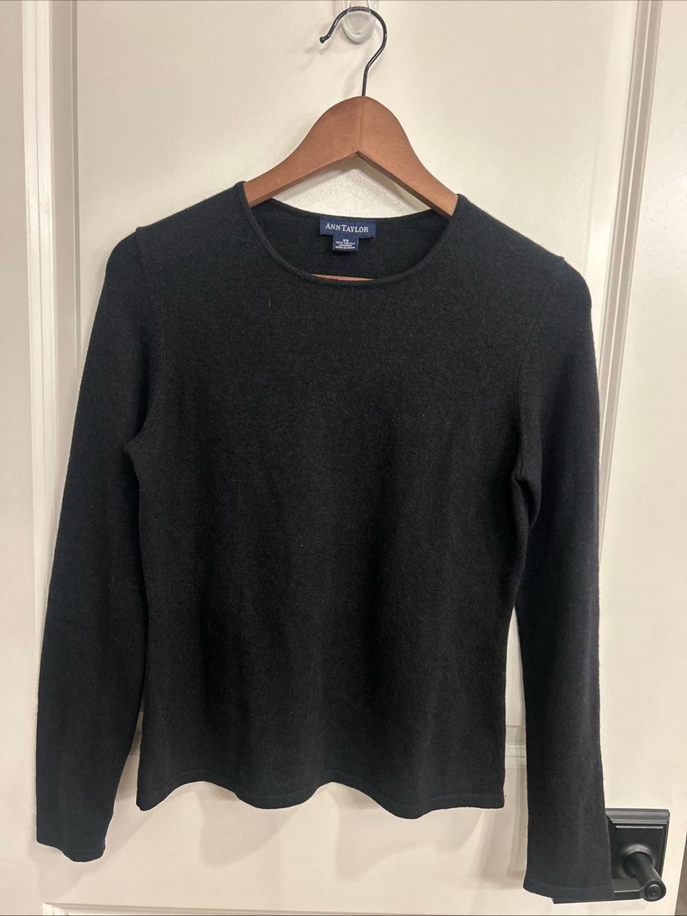 Ann Taylor Black Classic 2 Ply 100% Cashmere Sweater